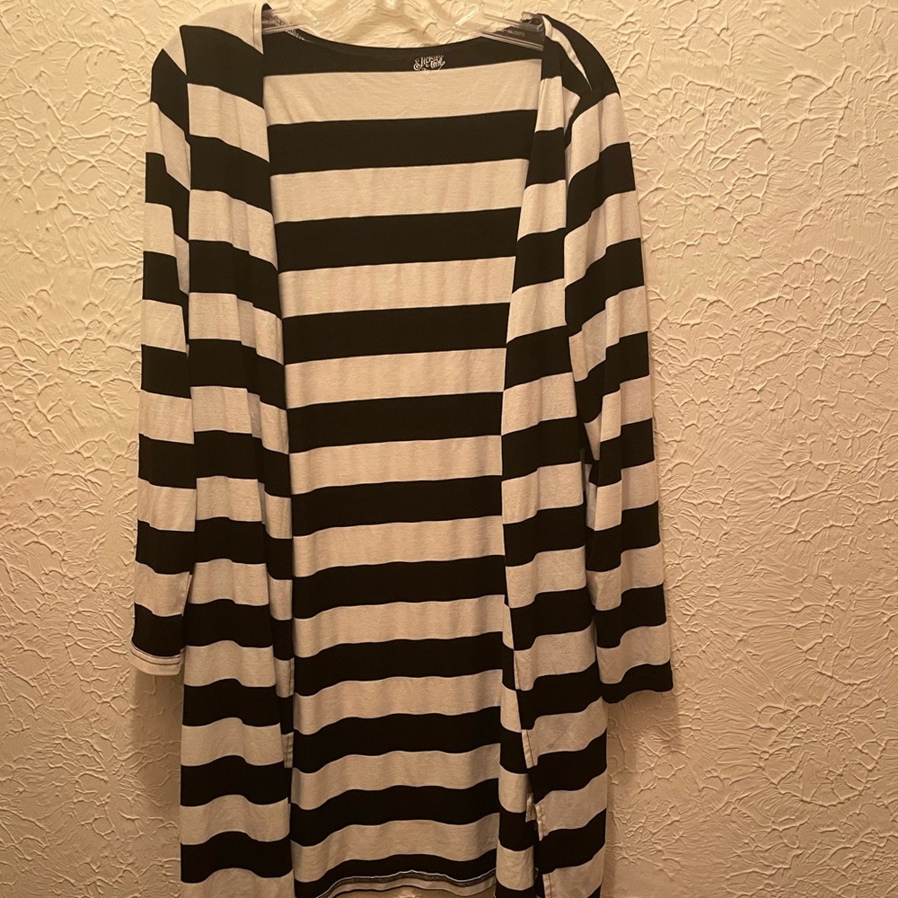 Black and white cotton duster